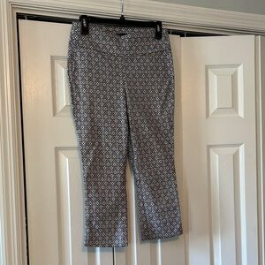 Roz & Ali midnight and White Capris